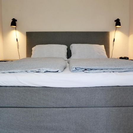 Anna Apartment Budaors Luaran gambar