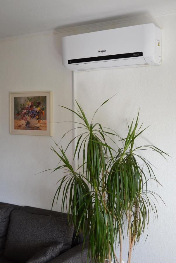 Anna Apartment Budaors Luaran gambar