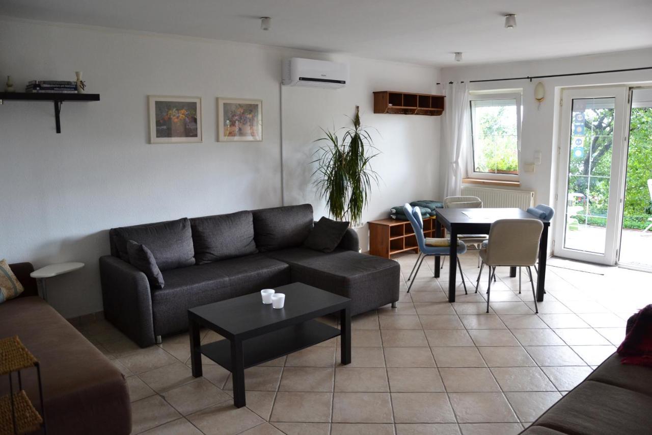 Anna Apartment Budaors Luaran gambar