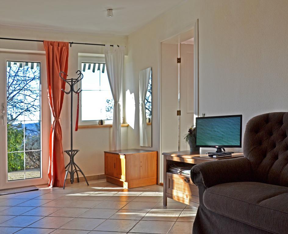 Anna Apartment Budaors Luaran gambar