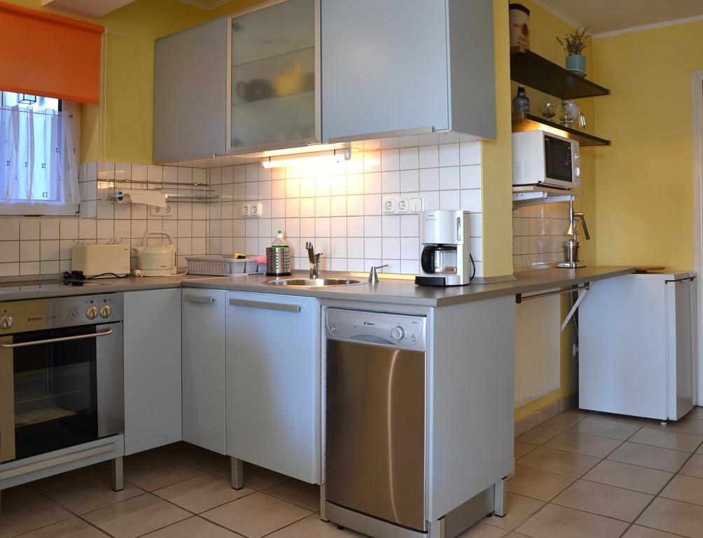 Anna Apartment Budaors Luaran gambar