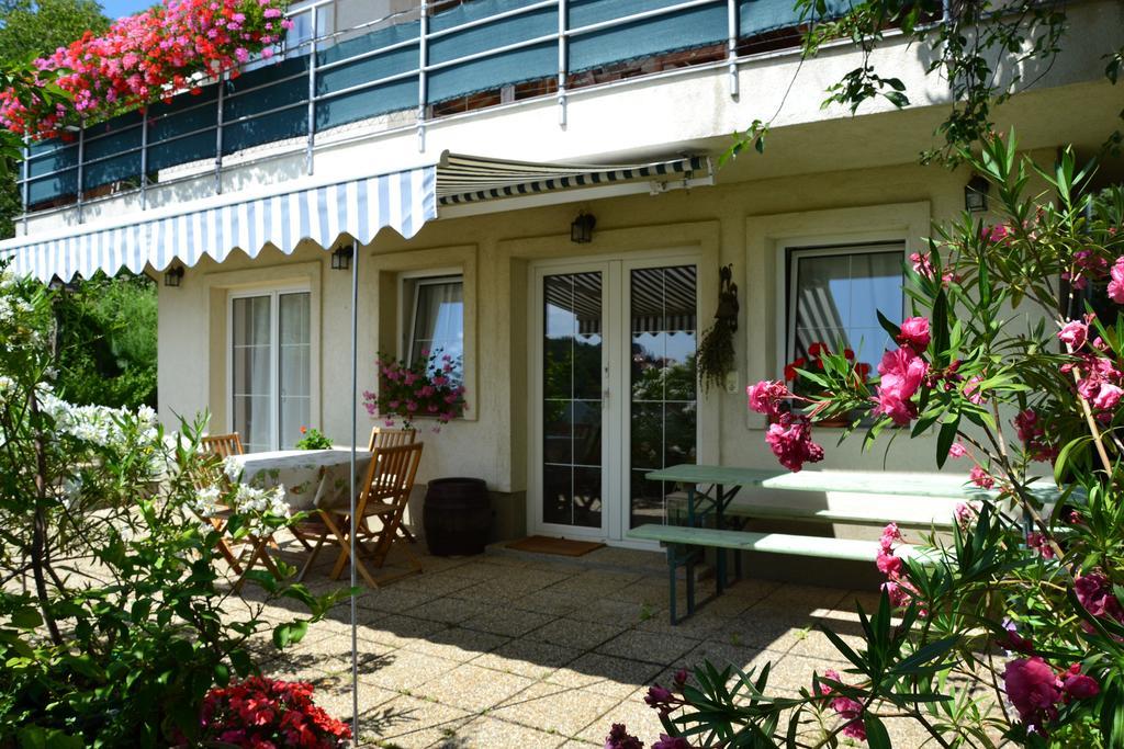 Anna Apartment Budaors Bilik gambar